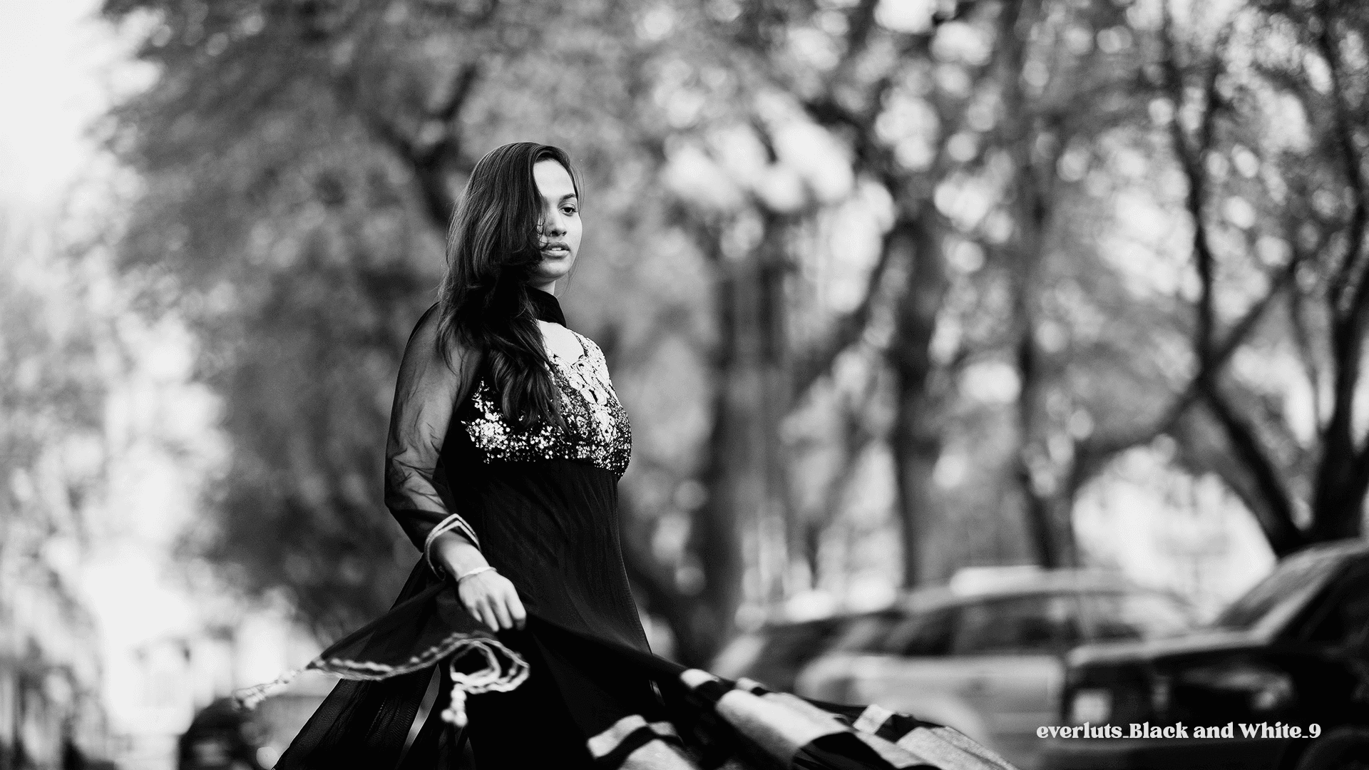 Explore the Frames - Everluts Black and White 9
